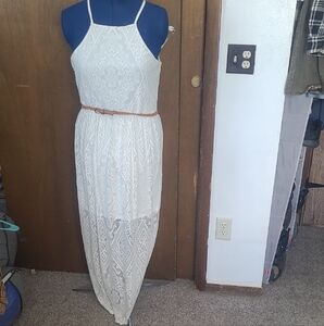 Elegant White Lace Maxi Dress